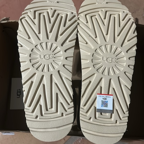 UGG DRIFTWOOD GOLDENSTAR SUEDE PLATFORM STRAPPY SANDALS, size 9.5 New - Picture 5 of 9